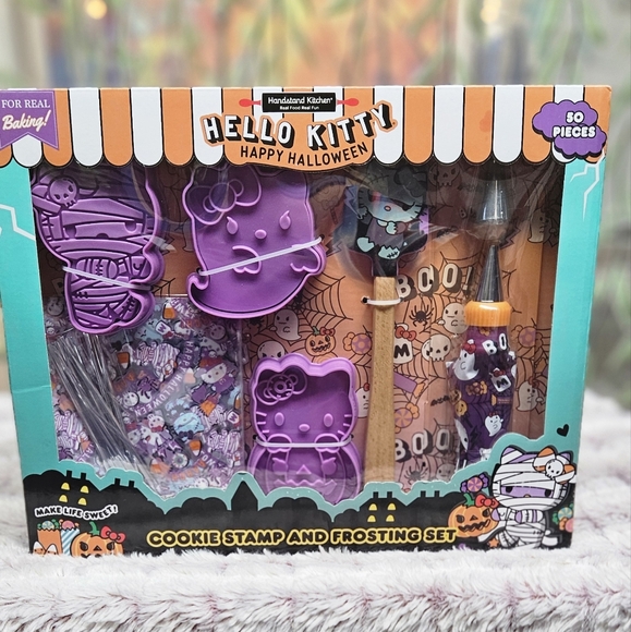 Hello Kitty Cookie Set - Picture 5 of 6